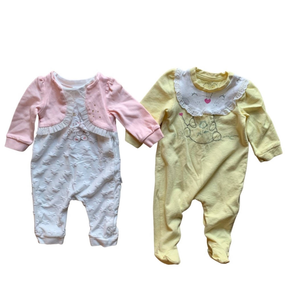 Tongs Female Baby Onesie’s Bundle Sale 3-6 Month